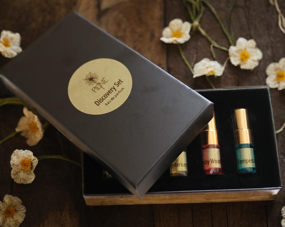 Perfume Discovery Sets & Fragrance Sample Kits